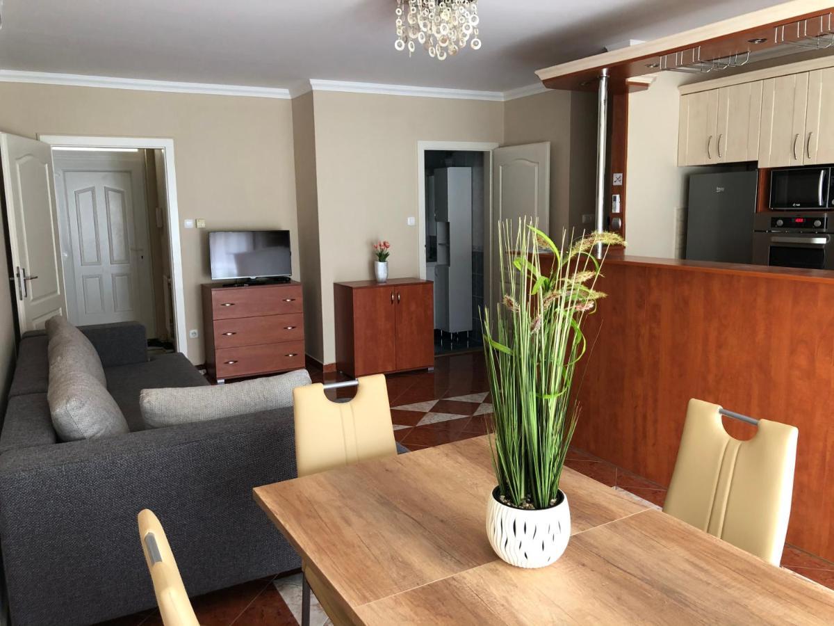 Alina Apartmanok Hajduszoboszlo Exterior foto