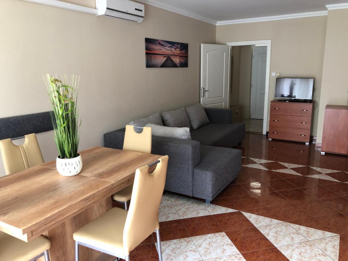 Alina Apartmanok Hajduszoboszlo Exterior foto