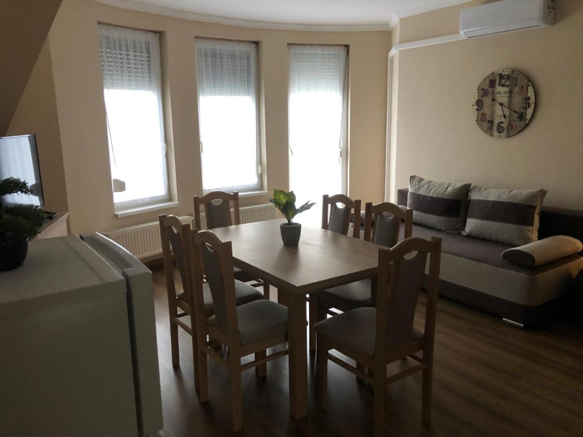 Alina Apartmanok Hajduszoboszlo Exterior foto