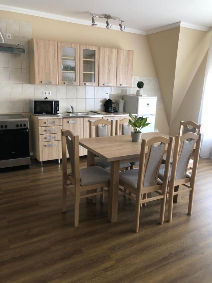 Alina Apartmanok Hajduszoboszlo Exterior foto