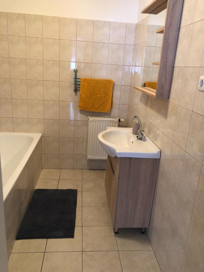 Alina Apartmanok Hajduszoboszlo Exterior foto
