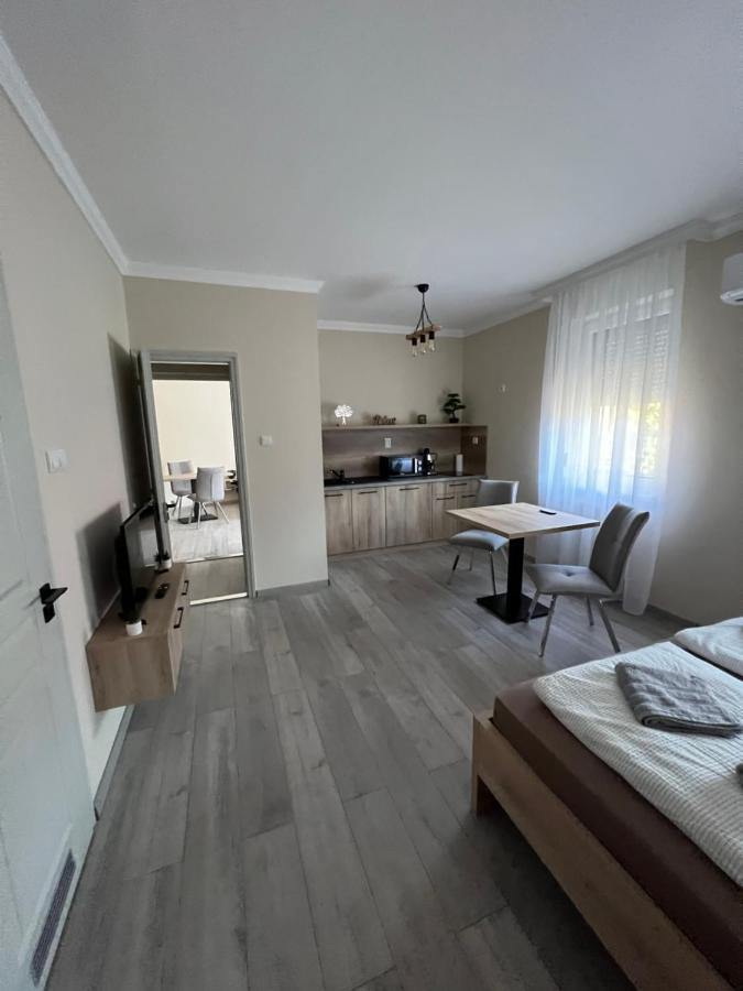 Alina Apartmanok Hajduszoboszlo Exterior foto