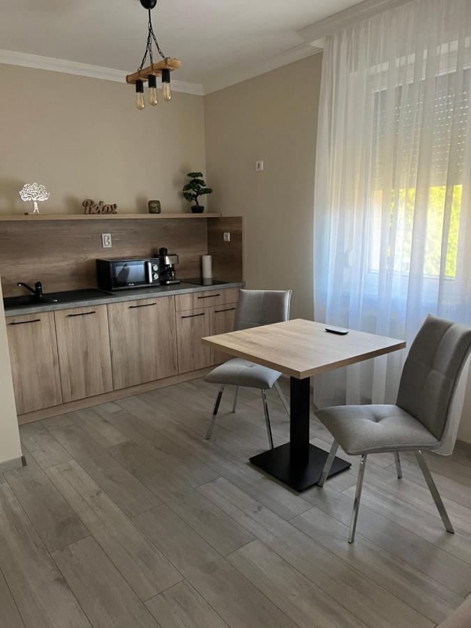 Alina Apartmanok Hajduszoboszlo Exterior foto