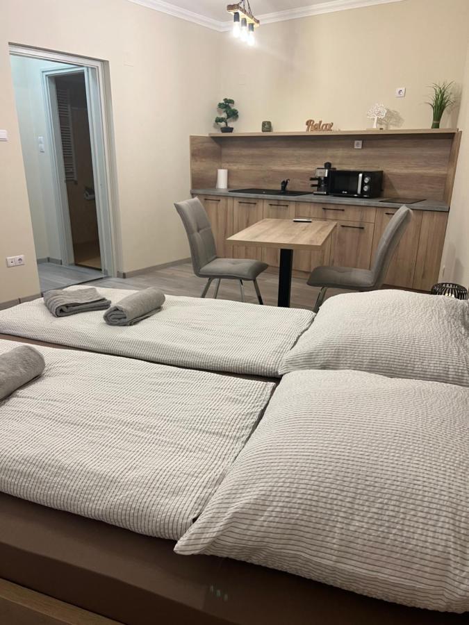 Alina Apartmanok Hajduszoboszlo Exterior foto