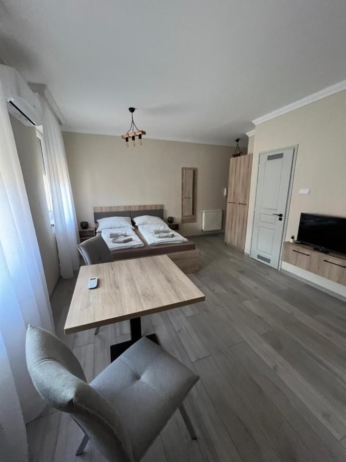 Alina Apartmanok Hajduszoboszlo Exterior foto