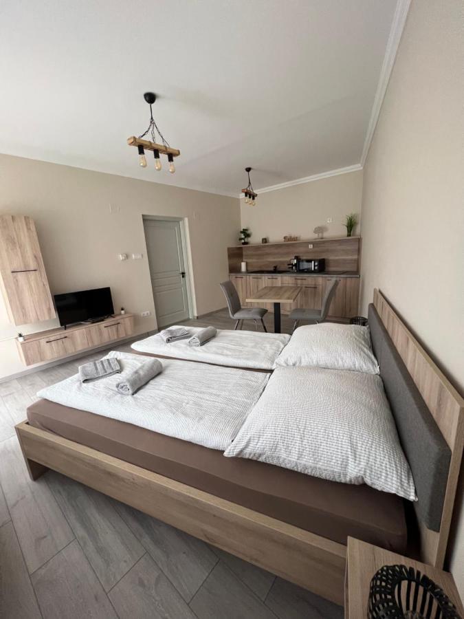 Alina Apartmanok Hajduszoboszlo Exterior foto