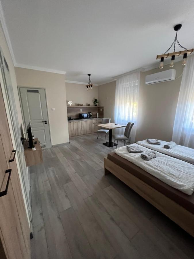 Alina Apartmanok Hajduszoboszlo Exterior foto